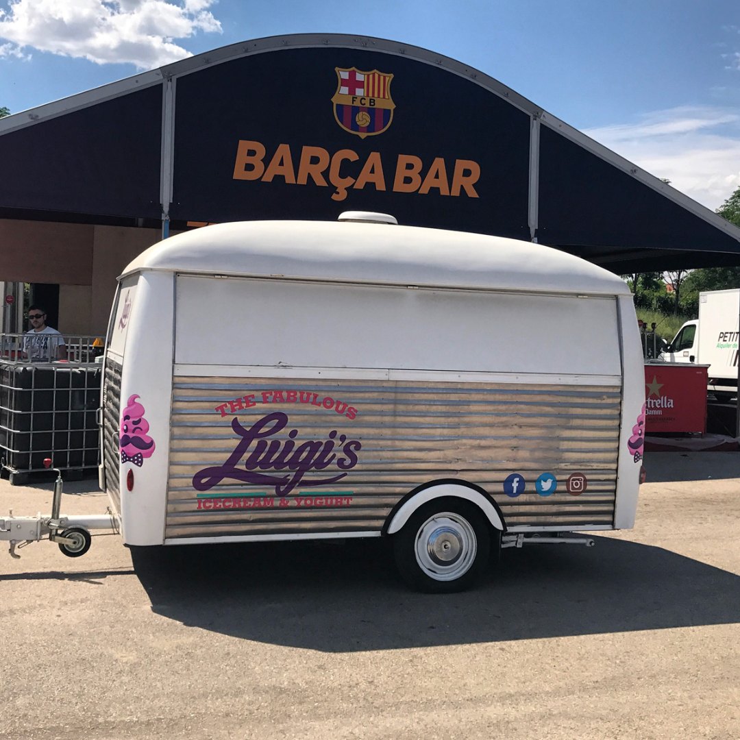food truck en frente del estadio del Barcelona